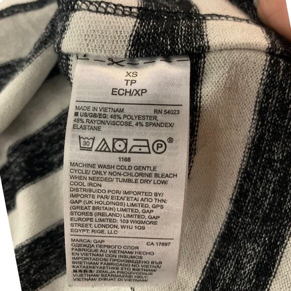 Gap gray white stripes sleeveless knit top XS - Picture 4 of 5